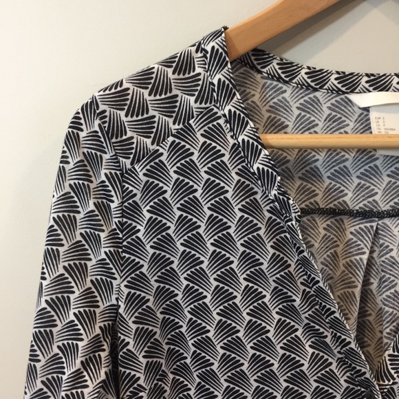 H&M Dresses & Skirts - H&M Black & White Button Down Shirt Dress Small